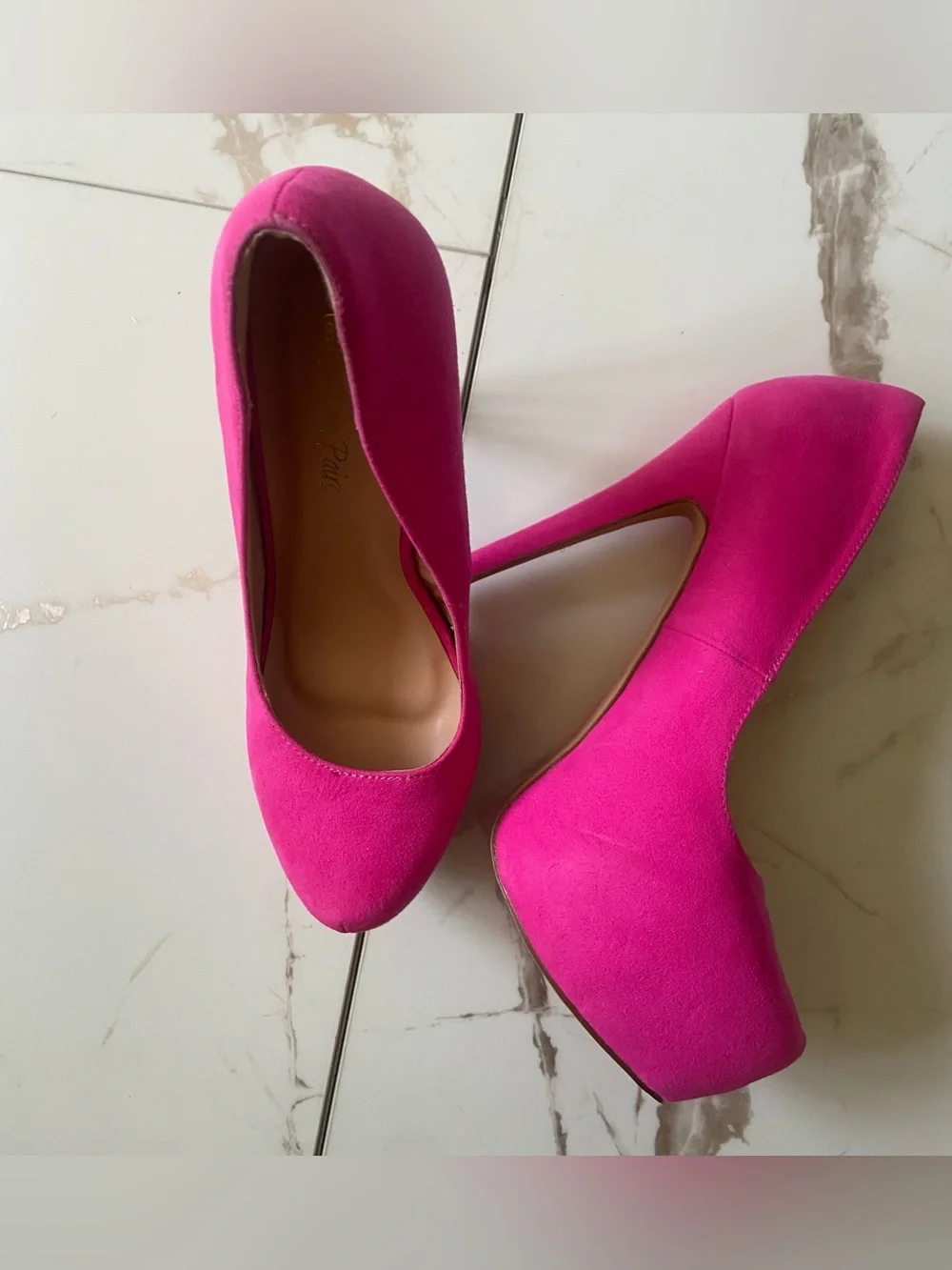 Dream Pairs  Hot Pink Fuchsia Suede Stiletto Swan Platform Pumps size 8.5